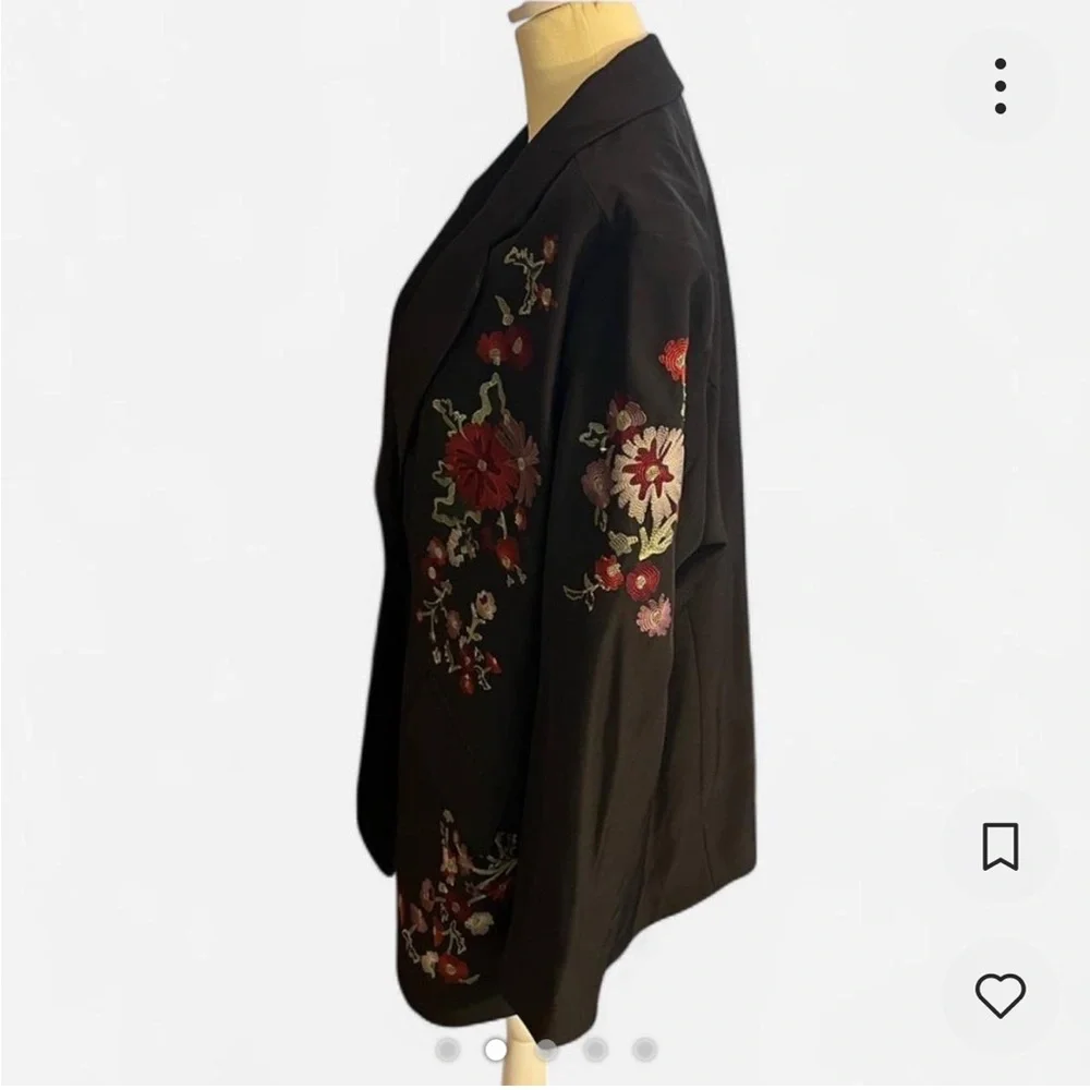 DG2 by Diane Gilman Black Blazer w/ Florals Size 2X - Picture 2 of 5